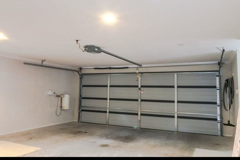 Photo of property in 106 Meadowland Drive, Somerville, Auckland, 2014