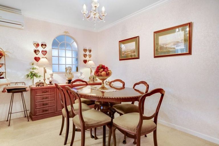 Photo of property in 2/13 Hamilton Road, Papatoetoe, Auckland, 2025