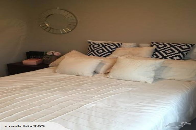 Photo of property in 29 Midhurst Avenue, Henderson, Auckland, 0612