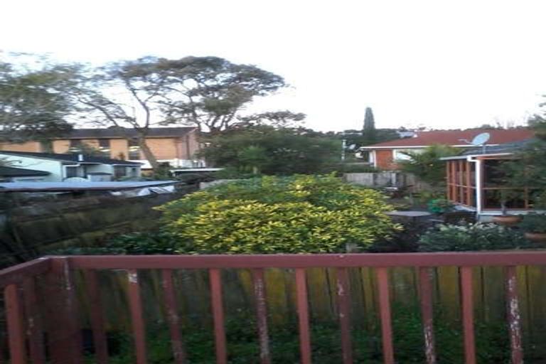 Photo of property in 2/8 Benygloe Place, Highland Park, Auckland, 2010