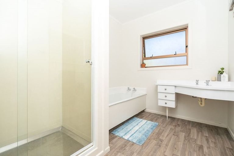 Photo of property in 24 Forest Lake Road, Forest Lake, Hamilton, 3200