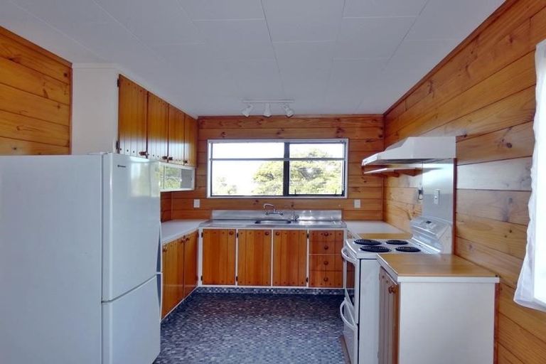 Photo of property in 1/57 Cliff View Drive, Green Bay, Auckland, 0604