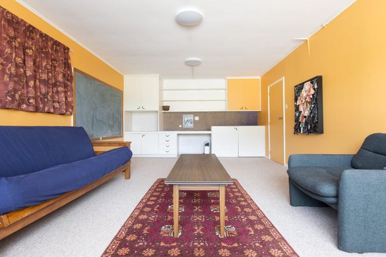 Photo of property in 209 Houghton Bay Road, Houghton Bay, Wellington, 6023