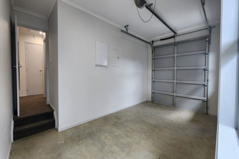 Photo of property in 1 Danden Way, Pukekohe, 2120