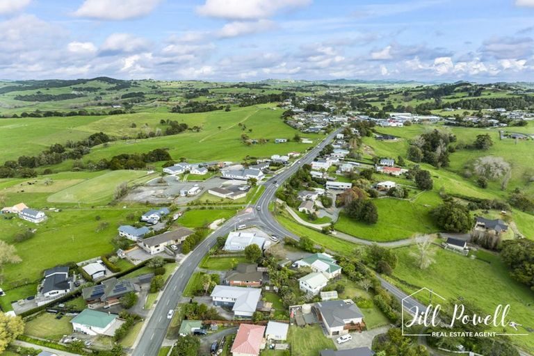 Photo of property in 2 Bickerstaffe Road, Maungaturoto, 0520