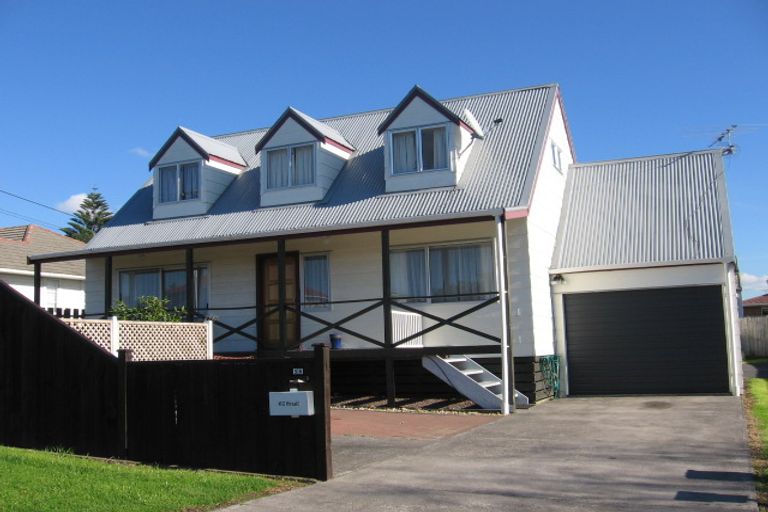 Photo of property in 3/56 Flanshaw Road, Te Atatu South, Auckland, 0610