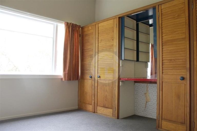 Photo of property in 82 Hazelhurst Pass, Caversham, Dunedin, 9012