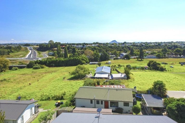 Photo of property in 10a Te Arawa Place, Welcome Bay, Tauranga, 3112