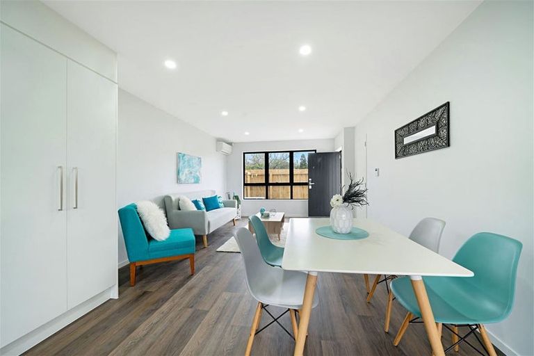 Photo of property in 62e Glendale Road, Glen Eden, Auckland, 0602