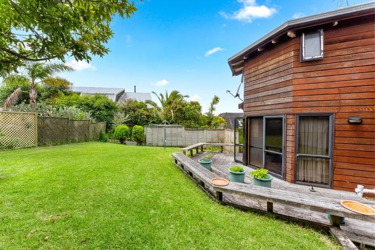 Photo of property in 1/62 Beach Road, Castor Bay, Auckland, 0620
