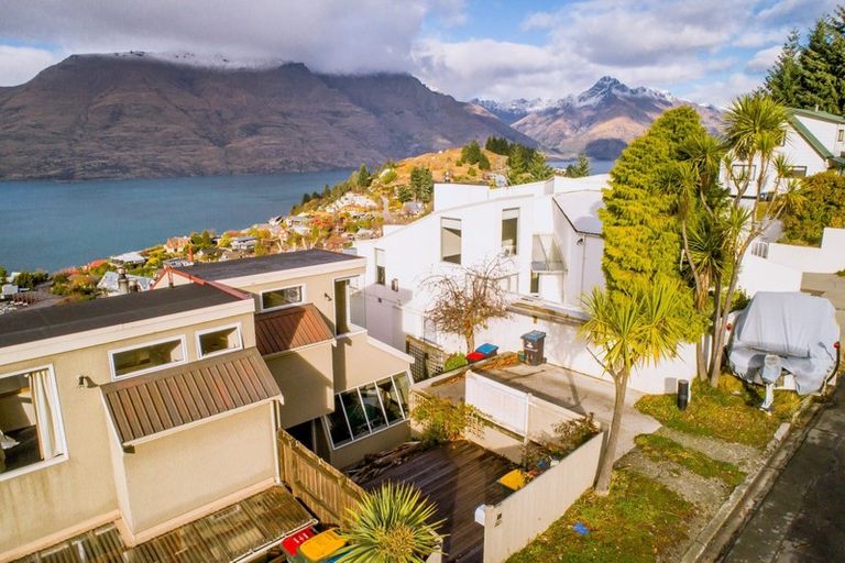 Photo of property in 7b Von Place, Fernhill, Queenstown, 9300