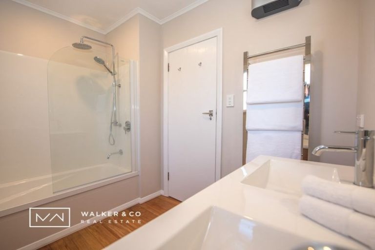 Photo of property in 4 Courtenay Road, Heretaunga, Upper Hutt, 5018