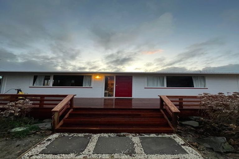 Photo of property in 8-8a Walton Avenue, Waikanae, 5036