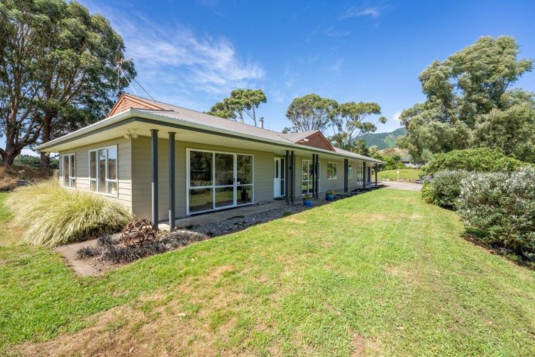 Photo of property in 82 Gary Road, Peka Peka, Otaki, 5581