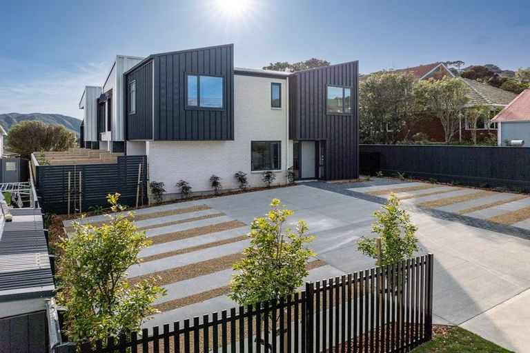 Photo of property in 32 Kaihuia Street, Northland, Wellington, 6012