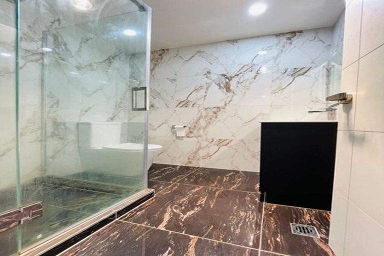 Photo of property in 10a Benton Place, Manurewa, Auckland, 2102