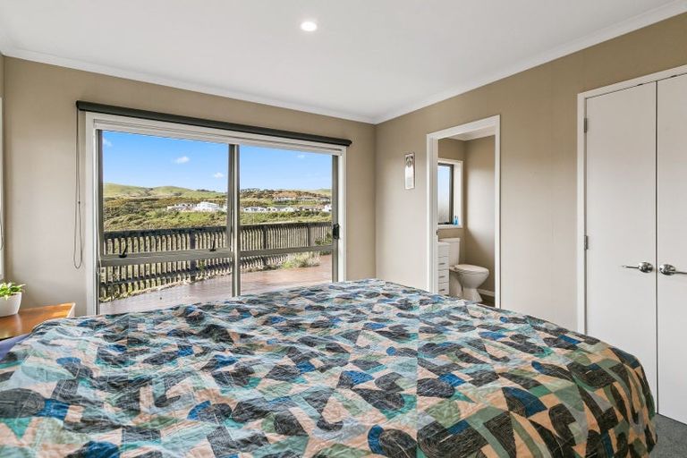 Photo of property in 226 Mark Avenue, Grenada Village, Wellington, 6037