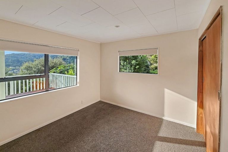 Photo of property in 21 Ngahere Street, Stokes Valley, Lower Hutt, 5019