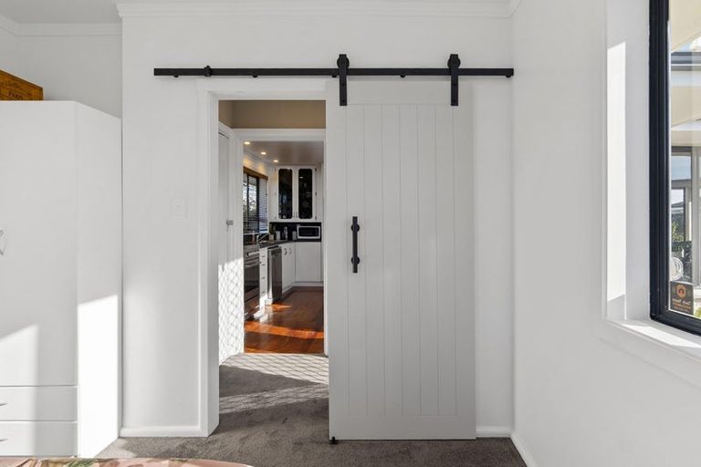 Photo of property in 320 Main North Road, Redwood, Christchurch, 8051