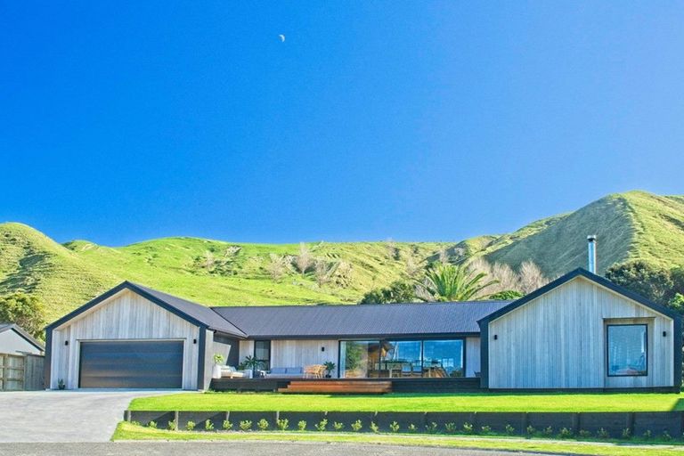 Photo of property in 17 Sandy Cove, Wainui, Gisborne, 4010