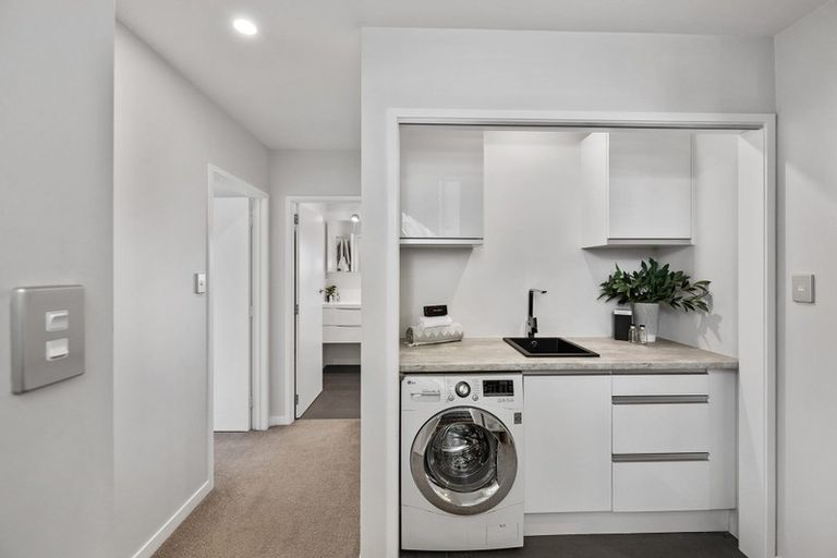 Photo of property in 32 Seaview Avenue, Northcote, Auckland, 0627