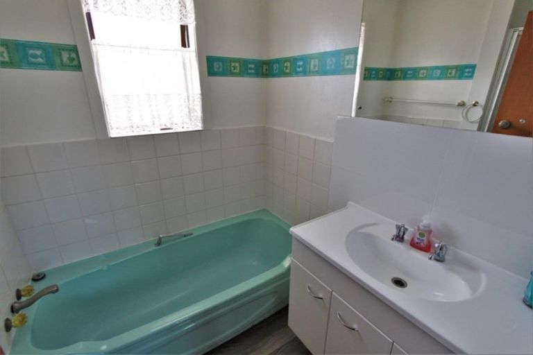 Photo of property in 2 Kensington Street, Tokoroa, 3420