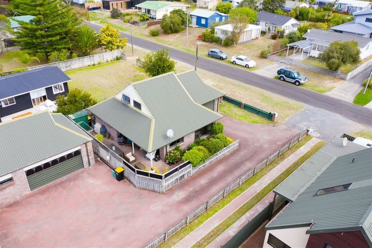 Photo of property in 212a Sylvia Road, Whangamata, 3620