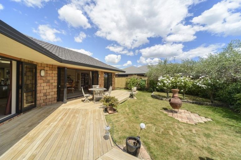 Photo of property in 17 Liberty Grove, Kelvin Grove, Palmerston North, 4414