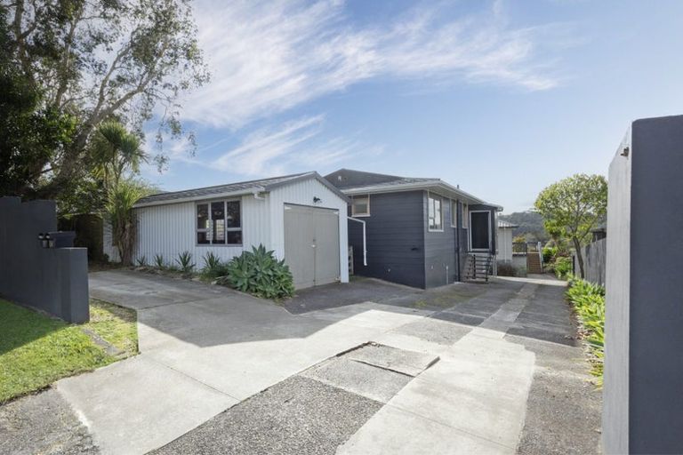 Photo of property in 8 Aquarius Lane, Langs Beach, 0582