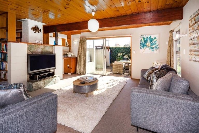 Photo of property in 38 Youngs Road, Papakura, 2110