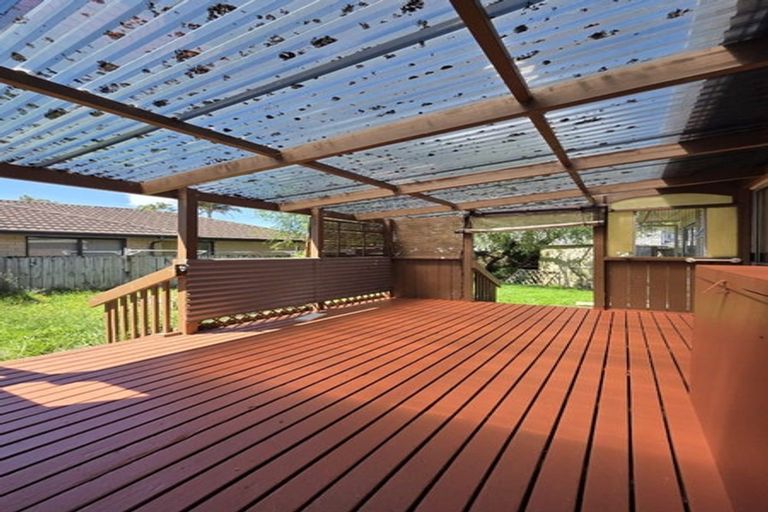 Photo of property in 14 Sutton Crescent, Papakura, 2110