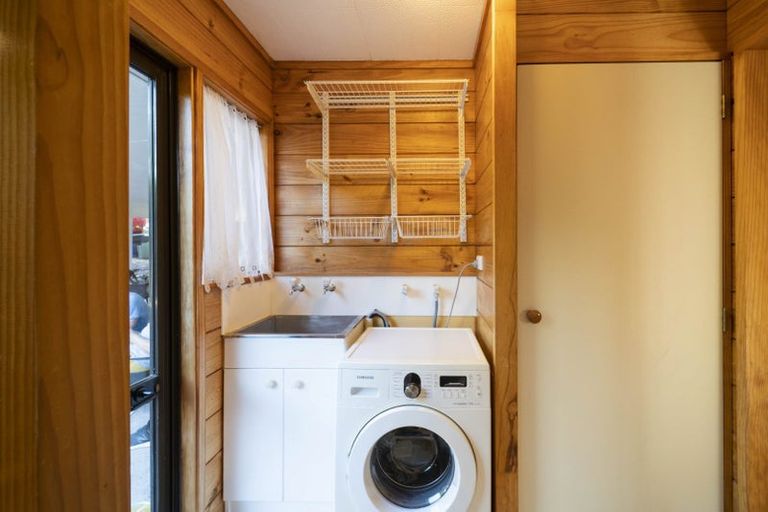 Photo of property in 1/27 Salem Place, Torbay, Auckland, 0630