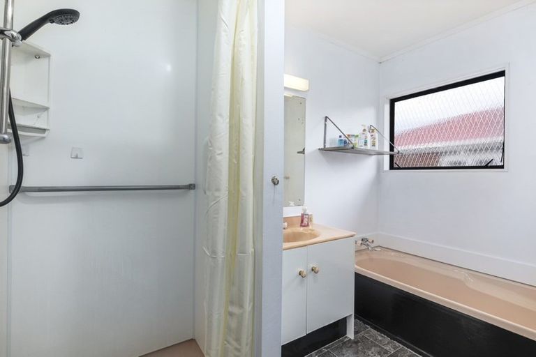 Photo of property in 37a Bledisloe Crescent, Wainuiomata, Lower Hutt, 5014