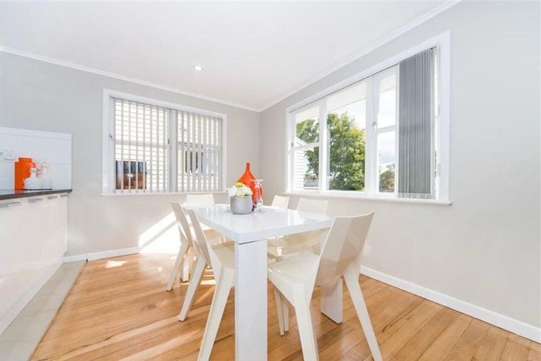 Photo of property in 4 Kelkirk Street, Kelston, Auckland, 0602