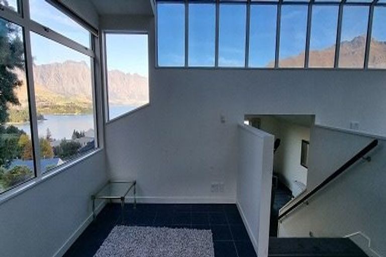 Photo of property in 3a Strawberry Lane, Fernhill, Queenstown, 9300