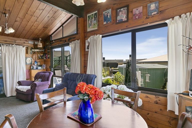 Photo of property in 15 Tobin Place, Richmond Heights, Taupo, 3330