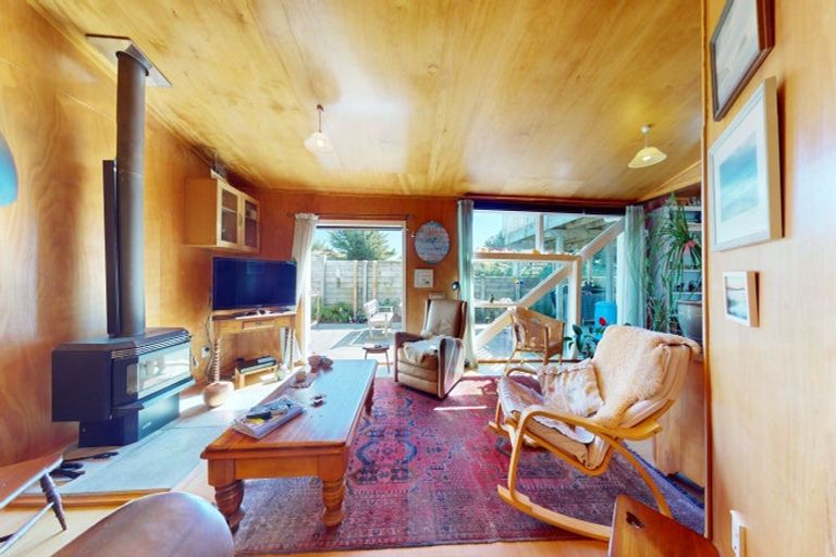 Photo of property in 115 Rua Avenue, Waitarere Beach, Levin, 5510