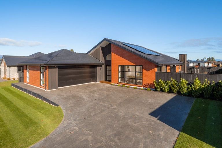 Photo of property in 23 Rose Manor Drive, Springlands, Blenheim, 7201