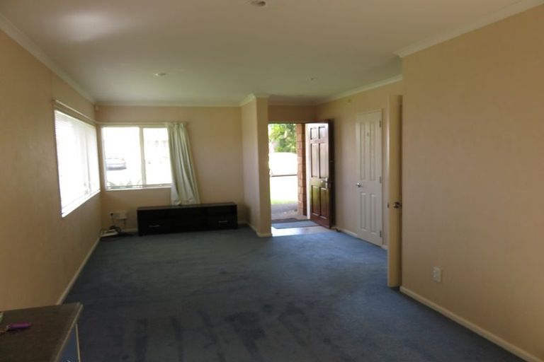 Photo of property in 12 Belcoo Crescent, East Tamaki, Auckland, 2013