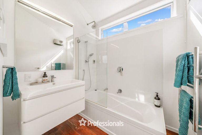 Photo of property in 215 Whites Line East, Waiwhetu, Lower Hutt, 5010