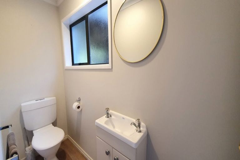 Photo of property in 52a Birdwood Road, Swanson, Auckland, 0612