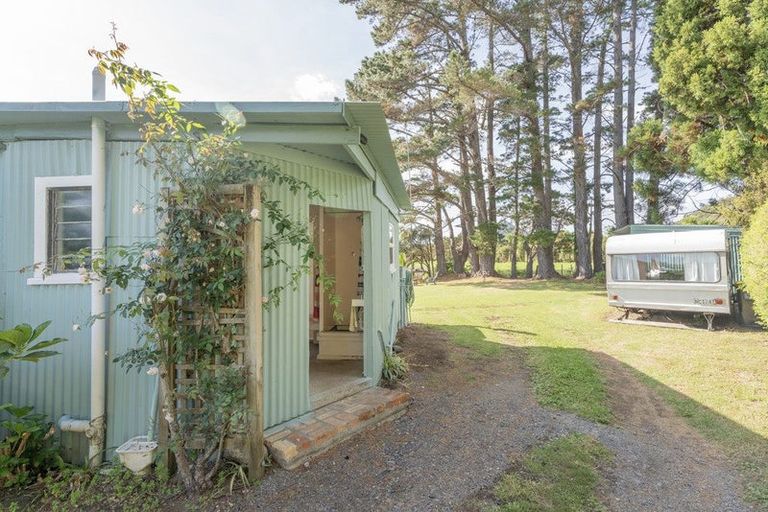 Photo of property in 5a Ocean Beach Road, Tairua, 3508
