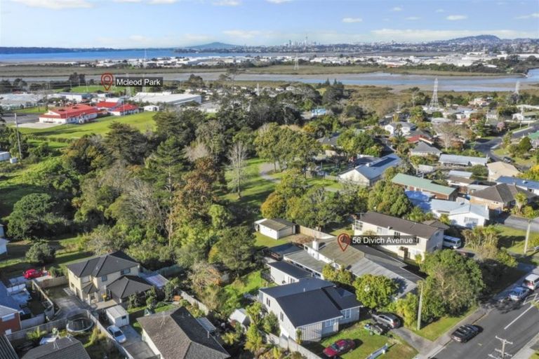 Photo of property in 56 Divich Avenue, Te Atatu South, Auckland, 0610