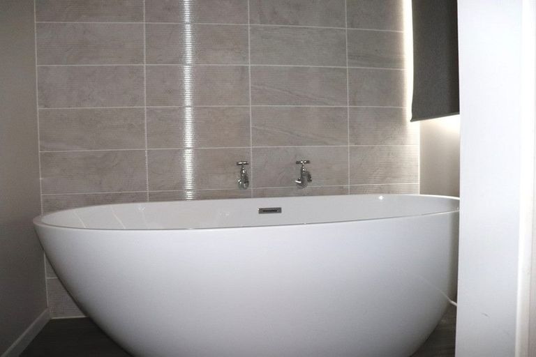 Photo of property in 191 Hakanoa Street, Huntly, 3700