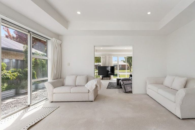 Photo of property in 2 Glen Oaks Drive, Northwood, Christchurch, 8051