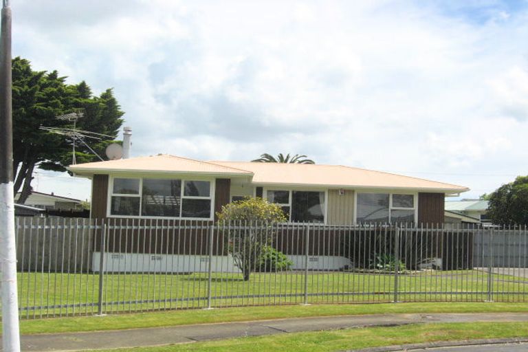 Photo of property in 14 Garth Place, Manurewa, Auckland, 2102