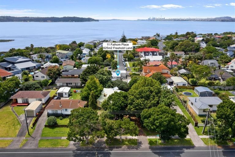 Photo of property in 11 Fathom Place, Te Atatu Peninsula, Auckland, 0610