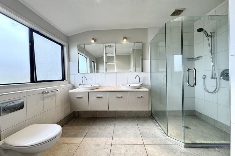Photo of property in 60 Porritt Avenue, Chatswood, Auckland, 0626