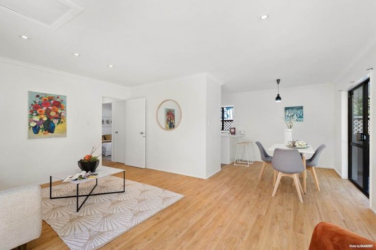 Photo of property in 1/104a Manuka Road, Bayview, Auckland, 0629