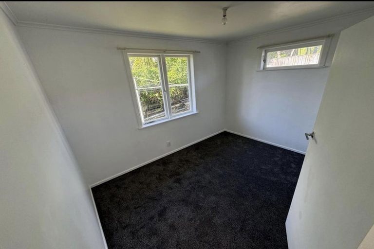 Photo of property in 143 Edmonton Road, Te Atatu South, Auckland, 0610